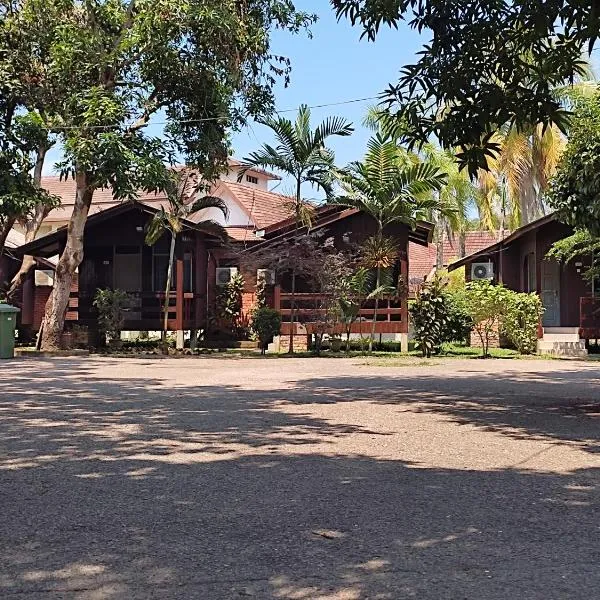 Marang guest house MGH, hotel v destinaci Kampong Kijing