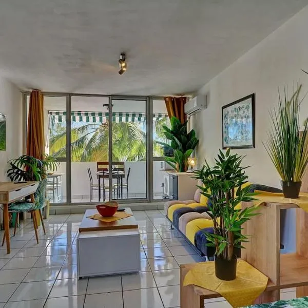 Studio La Tortue, hotel in Saint-Gilles les Bains