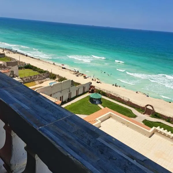 Panorama Apartment with a charming sea view near Alexandria and Burg ElArab Airport with Free Wifi شقة باطلالة ساحرة على البحر اول الساحل الشمالي واي فاي مجاني迷人海景公寓 免费无线网络, hotel in Alexandria