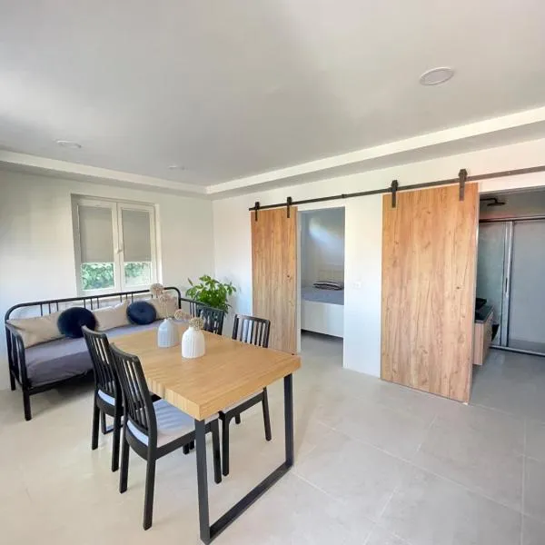 Bella Vista apartment 2, hôtel à Izola