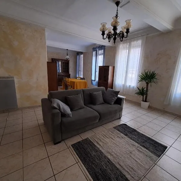 Le provençal, hotel v destinaci Manosque