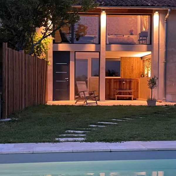 Suite intimiste insolite et luxueuse avec Spa Privatif- jacuzzi, vue de rêve, hotel in Labatut