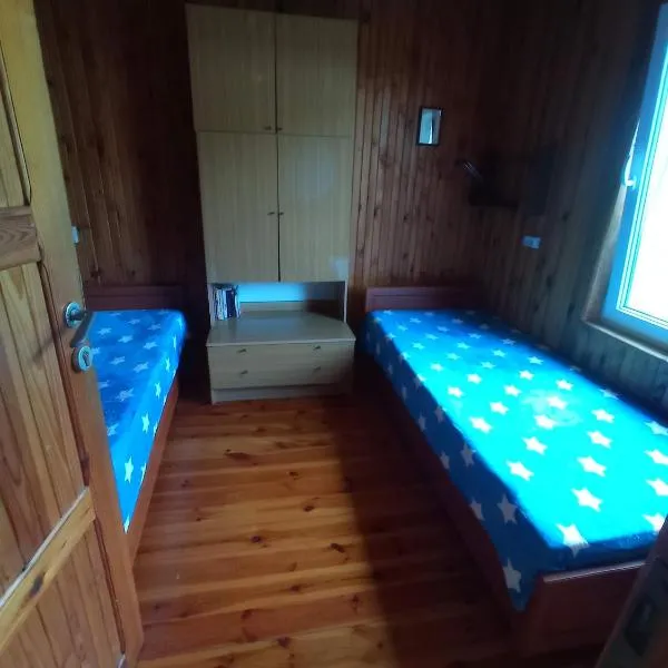 NIESULICE. DOMEK JEZIORO. NIESLYSZ – hotel w Niesulicach
