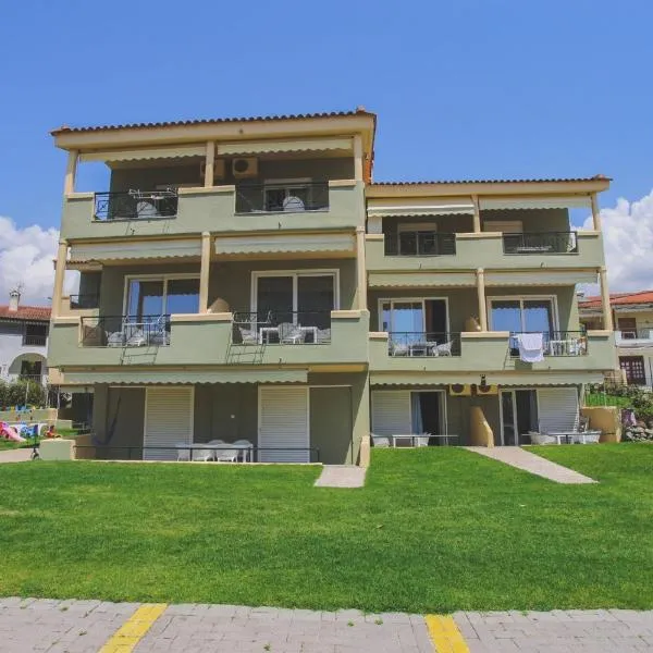 By the Sea Apartments, hotel en Siviri