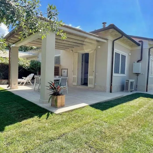 Villa Carli in centro a Forte dei Marmi，位于马尔米堡的酒店