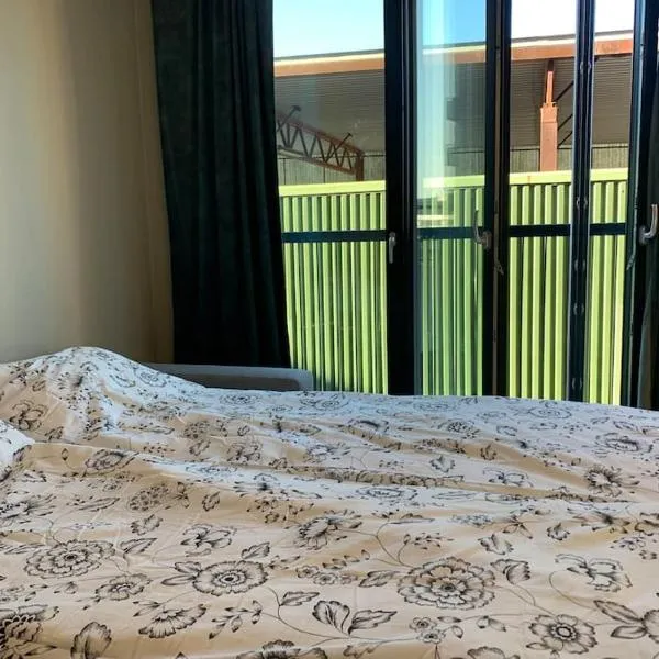 Central 1 bedroom apartment NB!! Small room, hotel in Oslo