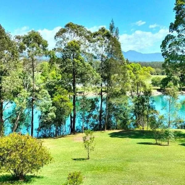 The Glade, peace among the trees on the river, hotel in Mylestom