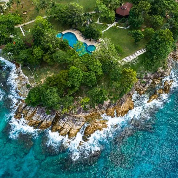 Ban Raya Resort and Spa: Ko Racha Yai şehrinde bir otel