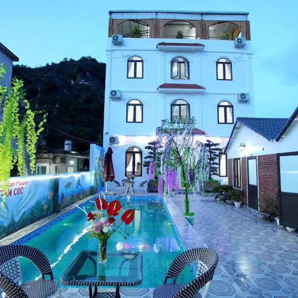 Tam Coc Mountain Flower Homestay, hotel i Vũ Lâm