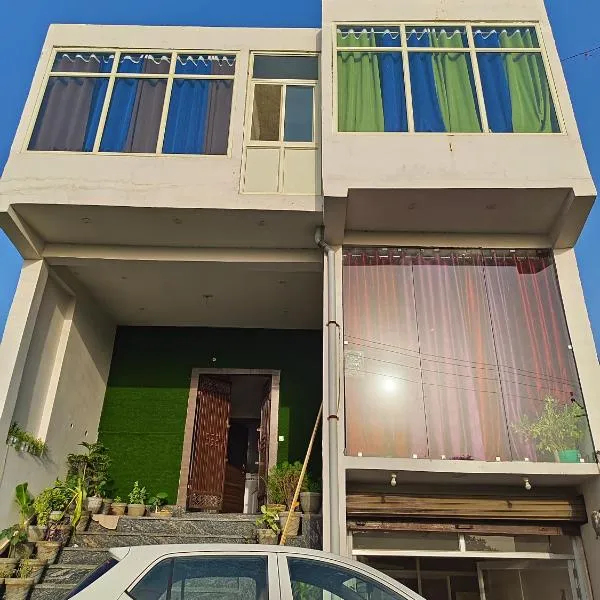 ANANYA HOTEL & AYURVEDA HWC, hotel v destinaci Etāwah