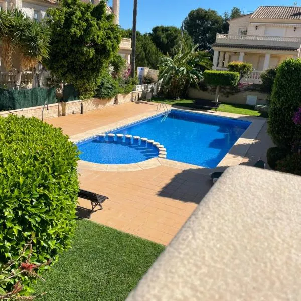 Aura Playa, casa familiar, hotel di Albir