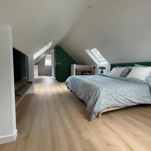 Au Troisieme, hotel v destinaci Concarneau