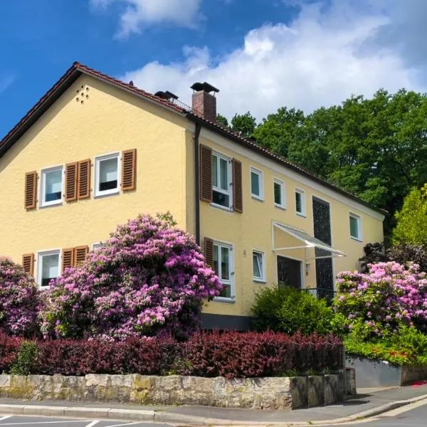 HEJ Apartments Bayreuth, hotel di Neudrossenfeld