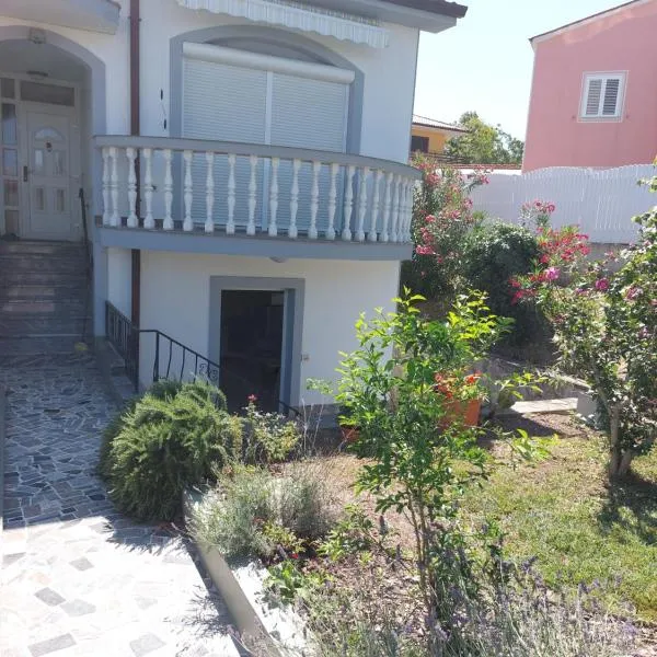 APARTMA MARI, hotel en Bertoki