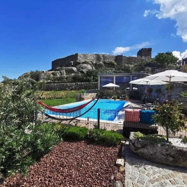 Casa do Penedo Castle House, hotel a Linhares