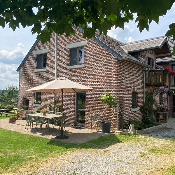 Ô Macra House - Aubel, Pays de Herve、オベルのホテル