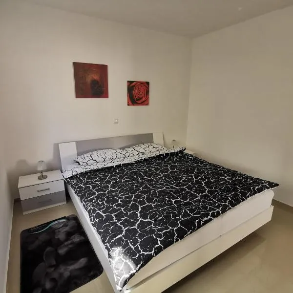 Neue Bungalow Ferienwohnung, hotel in Ansbach