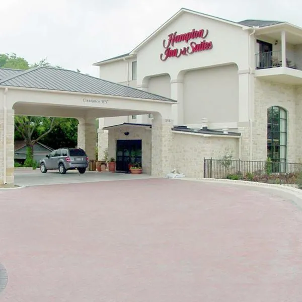 Hampton Inn & Suites Fredericksburg, hotell i Fredericksburg