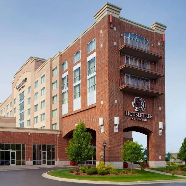 DoubleTree by Hilton Bay City - Riverfront, хотел в Kawkawlin