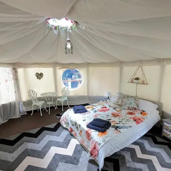 Luxury Glamping @Moulin des Forges, hotel v destinaci Moutier-Malcard