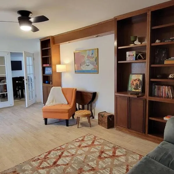 Casa Sunrise, Large Home, Minutes from Airport, YRMC, Mexico Borders, hotel v destinaci Yuma