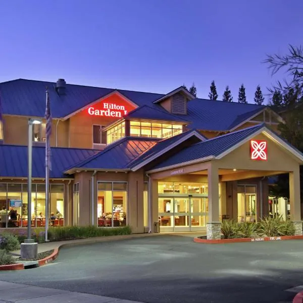 Hilton Garden Inn Sonoma County Airport, hótel í Windsor