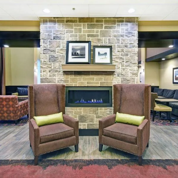 Hampton Inn & Suites Milwaukee/Franklin, hotel v destinaci Franklin