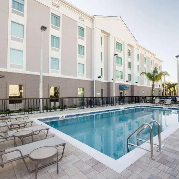 ハンプトン イン＆スイーツ オーランド ニアー シーワールド（Hampton Inn & Suites Orlando near SeaWorld）、Oak Ridgeのホテル