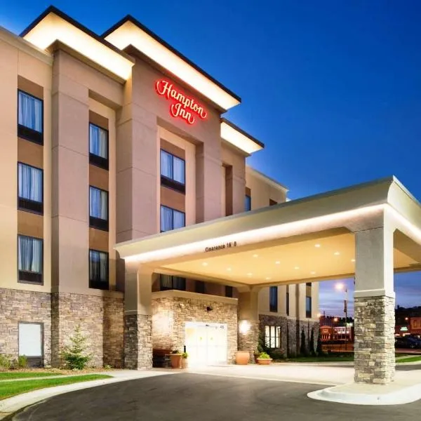 Hampton Inn Leavenworth, hotel en Lansing