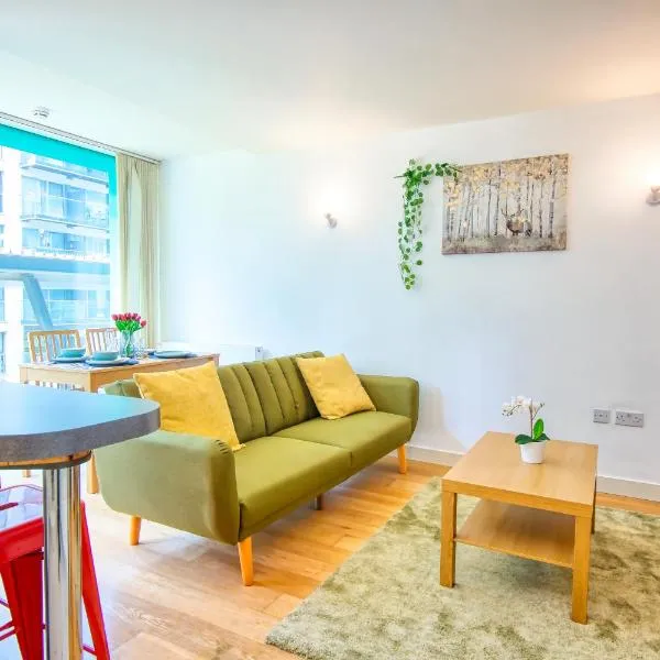 헤이스에 위치한 호텔 Your gateway to London & Heathrow, Stylish flat near station