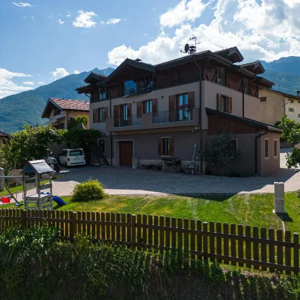 Agritur Agrihouse, hotel v destinaci Dercolo 