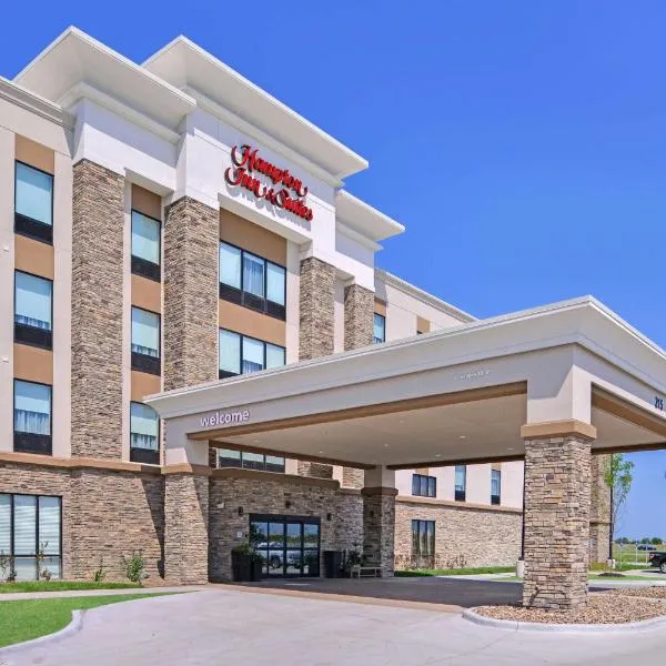 Hampton Inn and Suites Altoona-Des Moines by Hilton – hotel w mieście Altoona