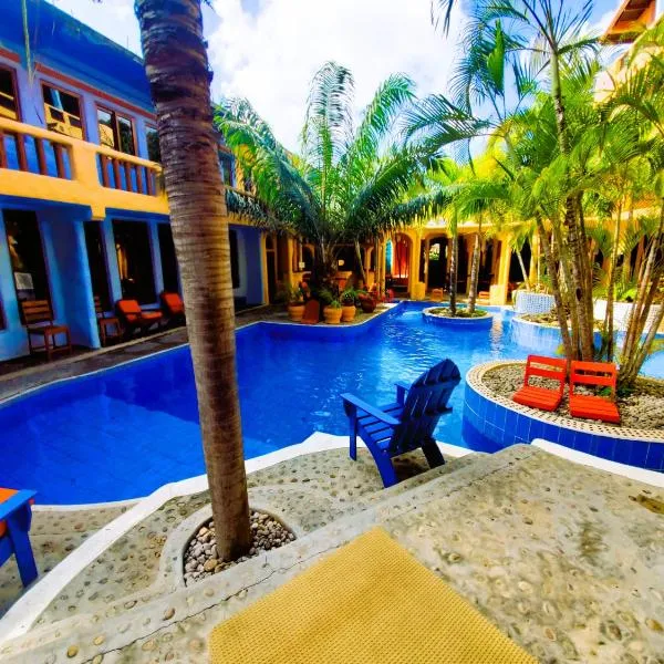 Reef View Pavilions - Villas & Condos, hotel di Maran