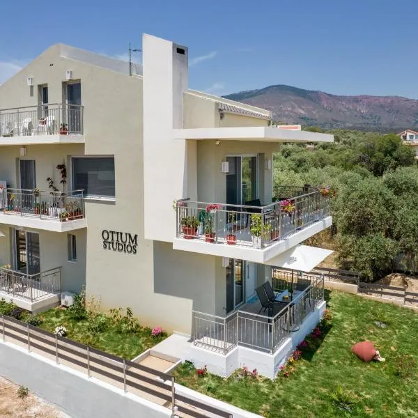 Otium Studios, hotel en Limenaria