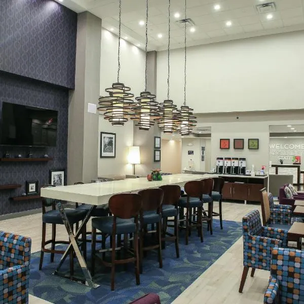 Hampton Inn & Suites Mount Laurel/Moorestown，Maple Shade的飯店