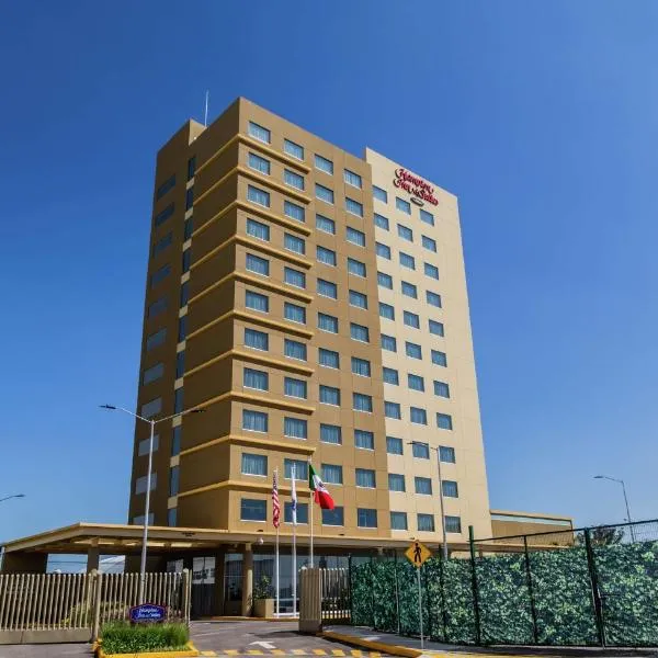 Hampton Inn & Suites By Hilton Puebla, מלון בTonanzintla