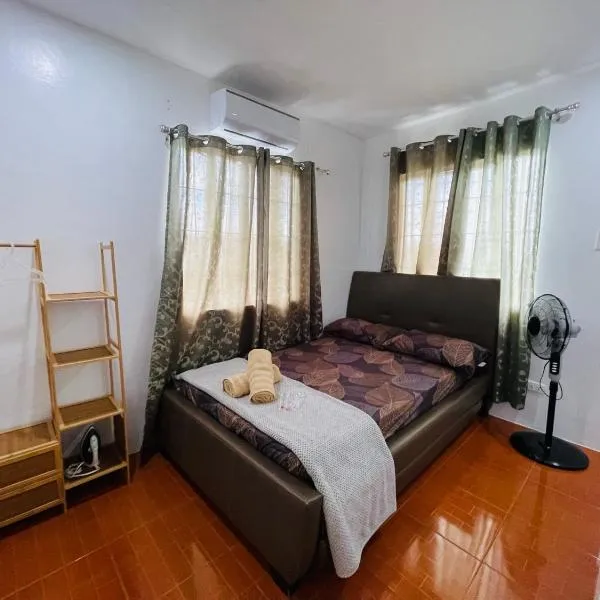 Modern Cozy 3BR Near Air-conditioned & Free Parking, hotel v destinaci Silang