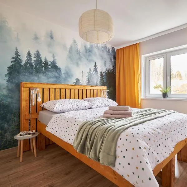 LAS I GÓRY Jedlina-Zdrój. Apartament na 5, hotel in Jedlina-Zdrój