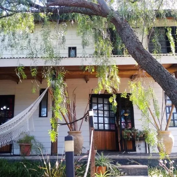 Cabaña Raices, hotel in Unquillo