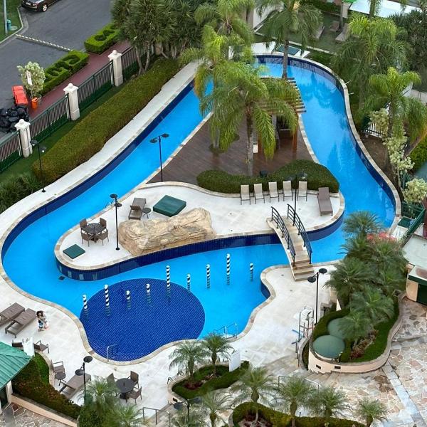 Flat com Vista Panorâmica - Barra da Tijuca - Estacionamento Gratuito - Frigobar - Ar condicionado - Piscina - Academia - Balsa para Praia Grátis - Varanda - Vista Parcial Mar e Lagoa