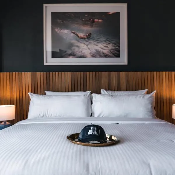 The Blue Hotel Bondi to Sydney Airport (SYD) premium and luxurious chauffeur service