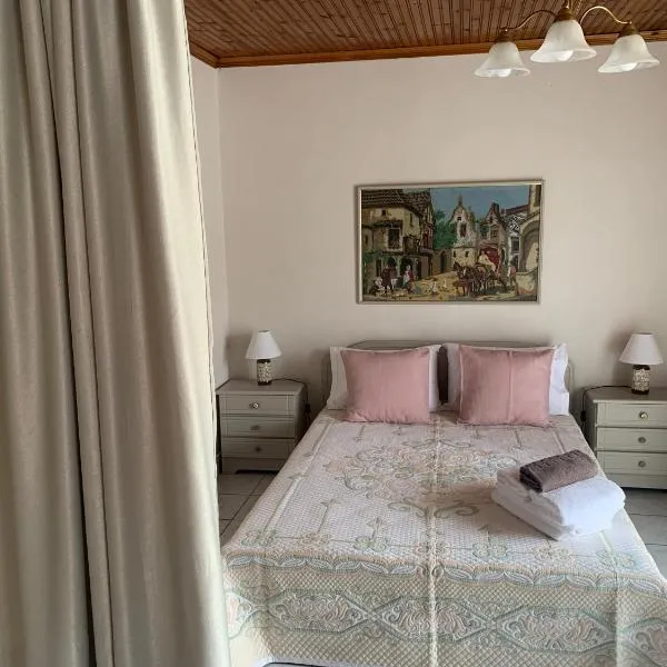 Guest house Sonia’s, hotel em Agios Nikolaos