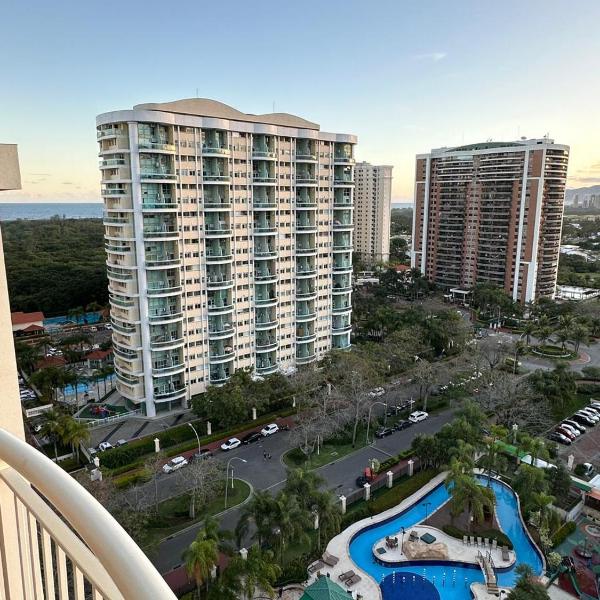 Flat com Vista Panorâmica - Barra da Tijuca - Estacionamento Gratuito - Frigobar - Ar condicionado - Piscina - Academia - Balsa para Praia Grátis - Varanda - Vista Parcial Mar e Lagoa - Foto 4