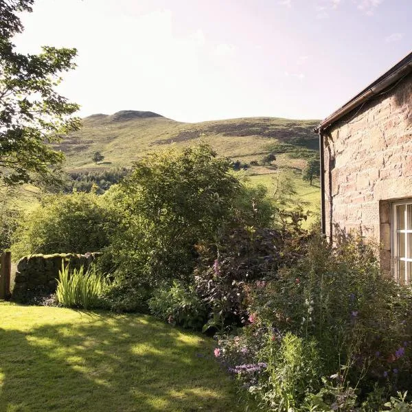 Eastside Steading - Family barn in the Pentland Hills, Edinburgh, hotel v destinaci Penicuik