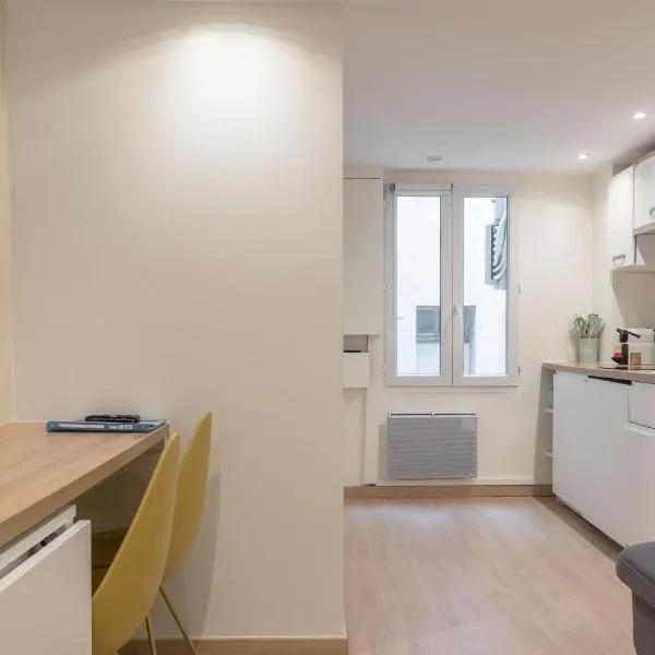 Lavie Maison Parisian Aircon Gem