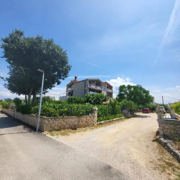 Apartmani Milka, hotel v destinaci Vrsi