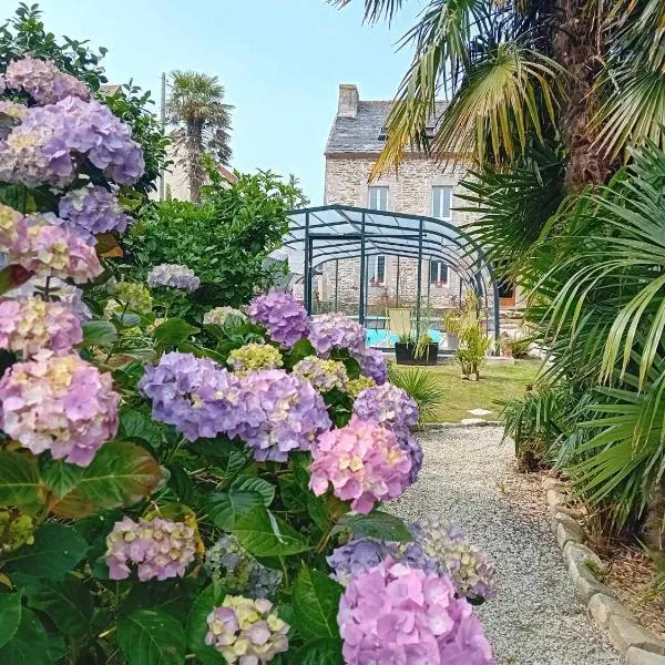 Le Manoir de Kérofil ** Gîte et chambres d'hôtes **, hotel in Plouzévédé