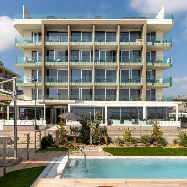 Hotel Savini, hotel em Bellaria-Igea Marina