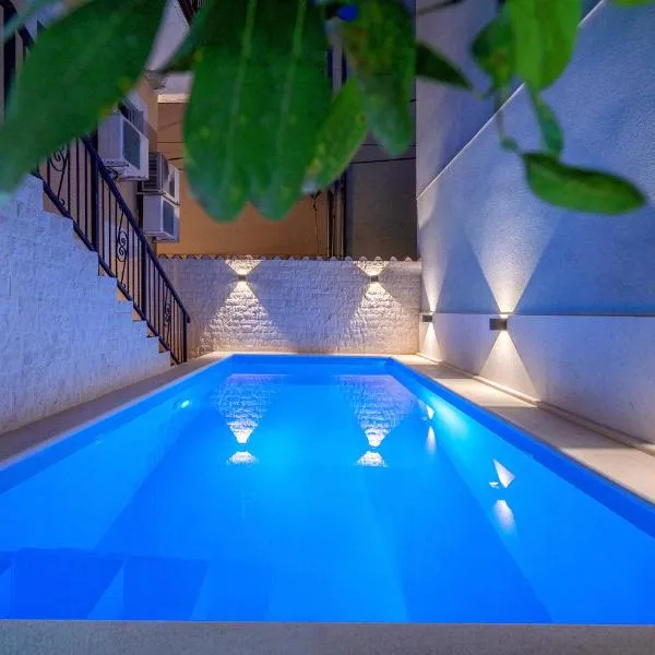 Heritage Residence in Center with pool- apartments、ヴォディツェのホテル