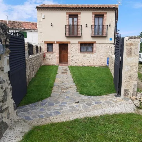 LA PORTADA DE ABAJO, hotel in Valle de San Pedro